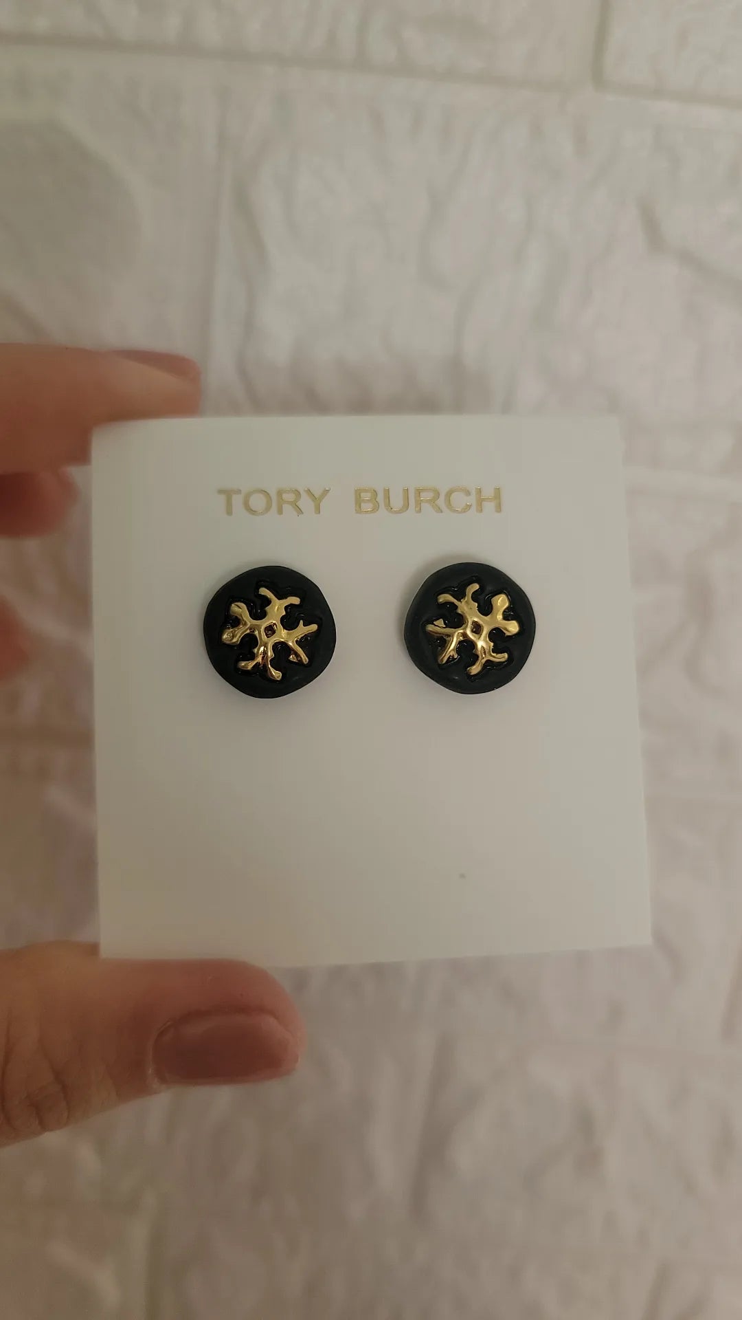 ARETES TORY OSCURO