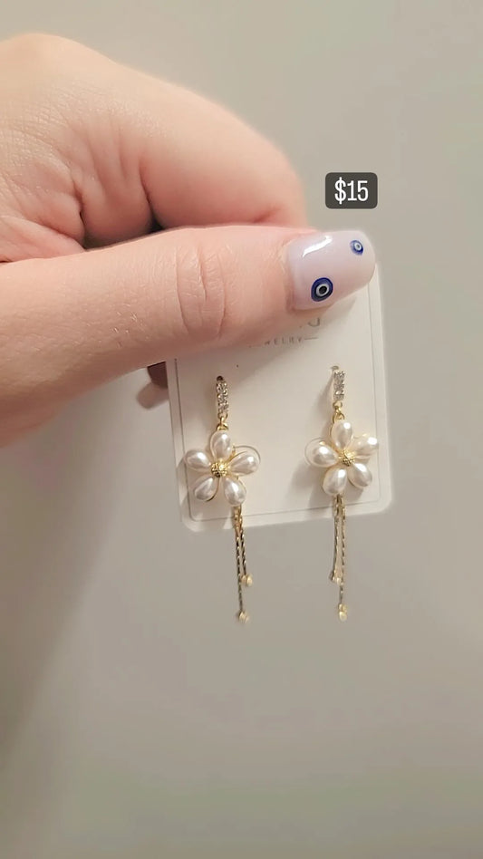 ARETES FLOR DE PERLA