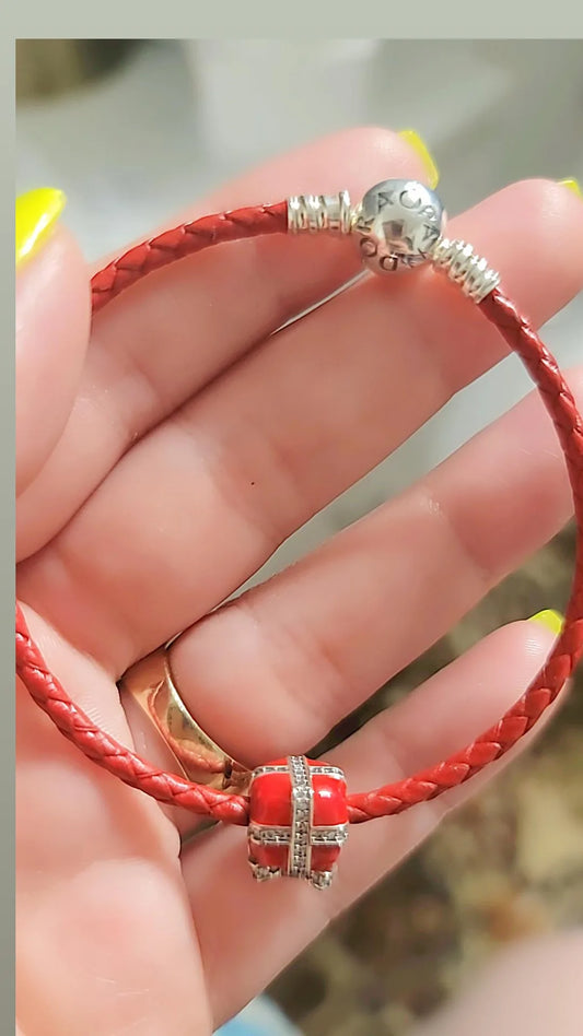 PULSERA DE CUERO ROJA