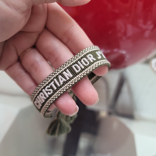 Pulsera de hilo