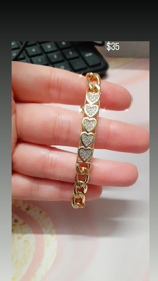 Pulsera de corazones uso diario