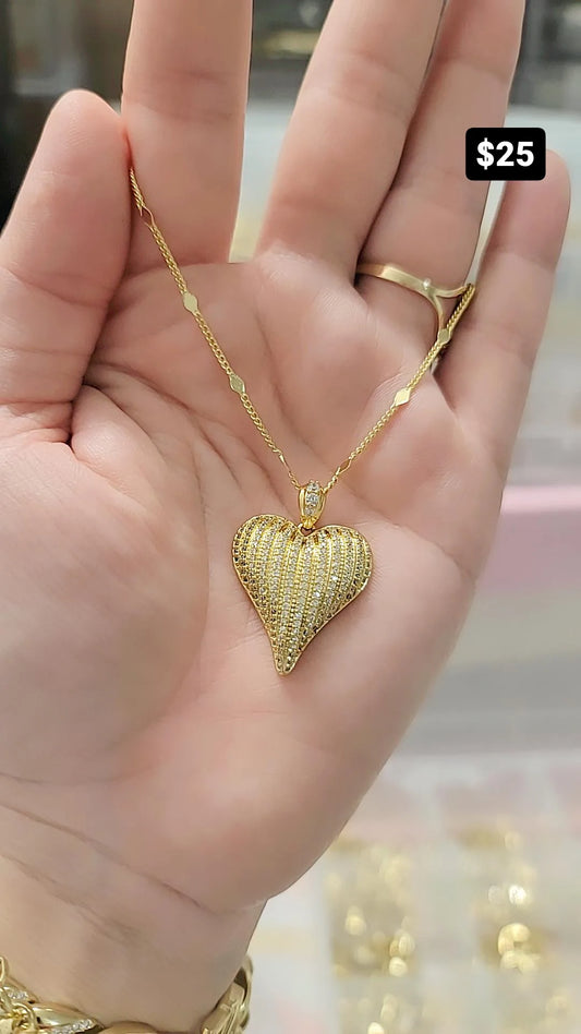 CADENA CON CORAZON DE ZIRCONIAS